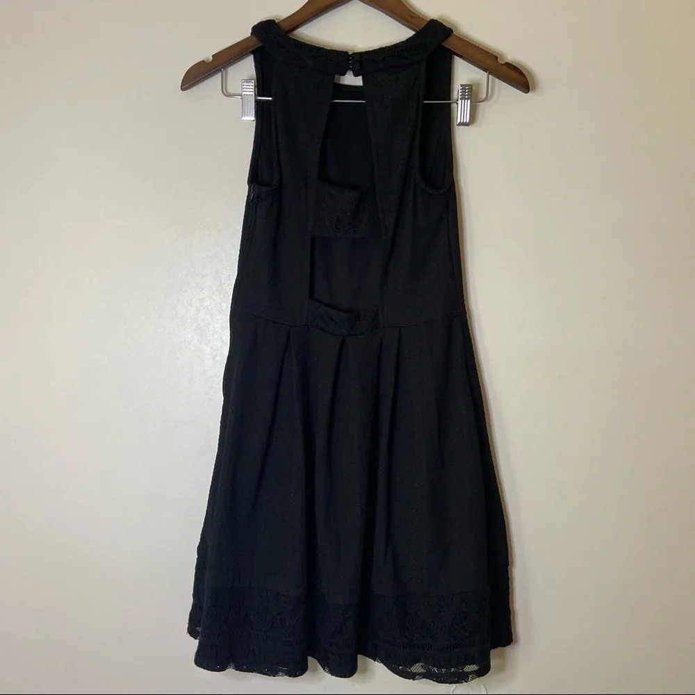 Lace Midi / Mini Dress Black Sleeveless Pleated Open Back Dress Size Small Event - Picture 8 of 13